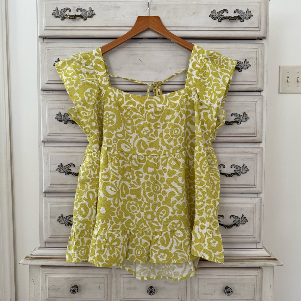 Vici Lime Green and White Floral Ruffle Sleeve Blouse